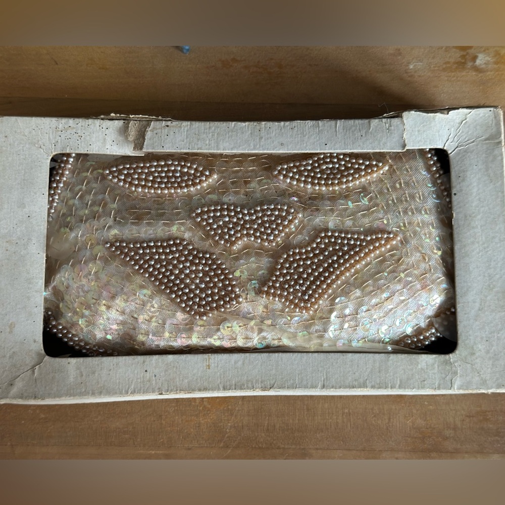 Vintage Cream and Gold Sequined Beaded Evening Dainty Clutch Purse Bag - Picture 3 of 7